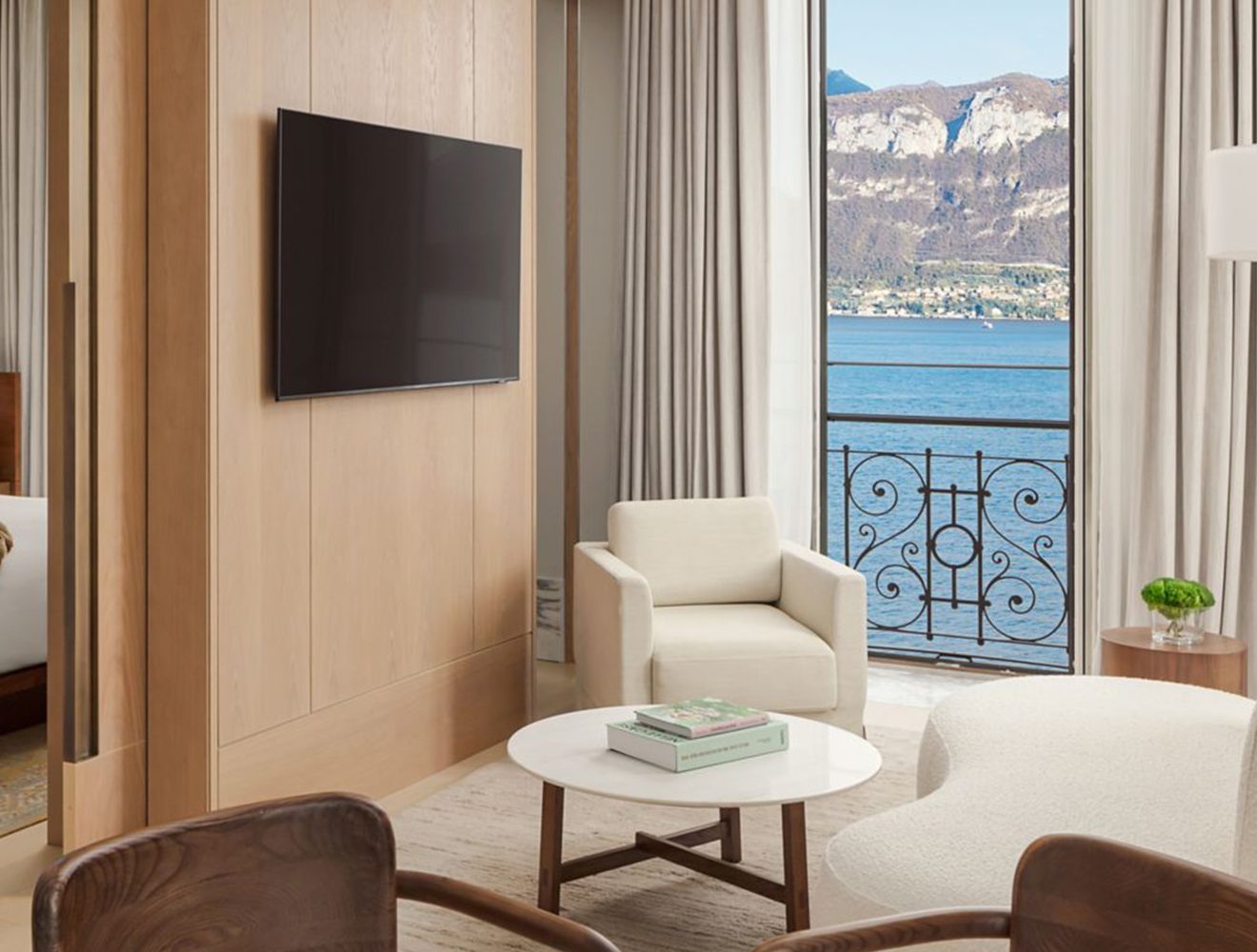 The Lake Como EDITION